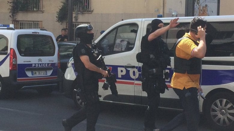 Συναγερμός στη Γαλλία – Πυροβολισμοί στην πόλη Αντίμπ (εικόνες)